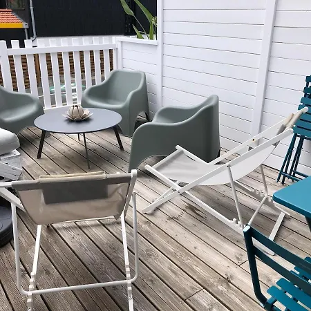 Joli T2 Dans Petite Avec Vue Port Daire