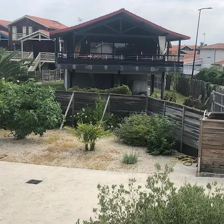 Joli T2 Dans Petite Avec Vue Port Daire *