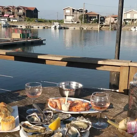 Joli T2 Dans Petite Avec Vue Port Daire *